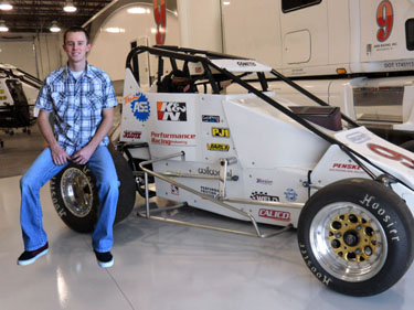 Levi Roberts Signs With Nine Racing